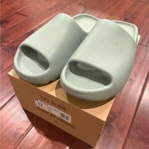 Yeezy slides size 12 color salt